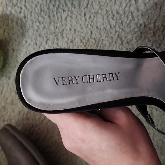 Heels - Picture 6 of 8